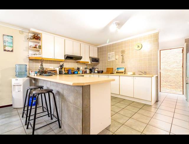 3 BEDROOM HOUSE FOR SALE IN VREDEKLOOF